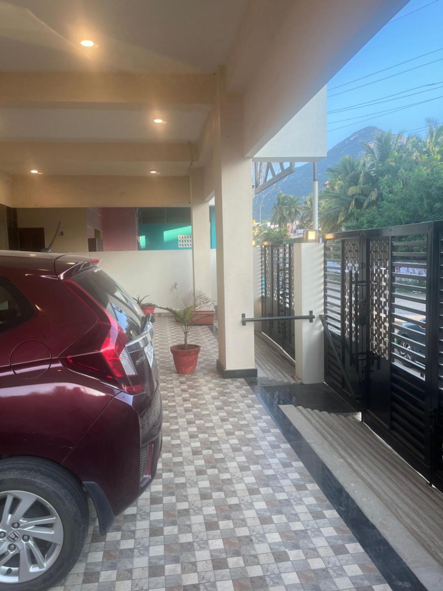 Appartamento Girivalam Vista Residency Tiruvannāmalai Esterno foto